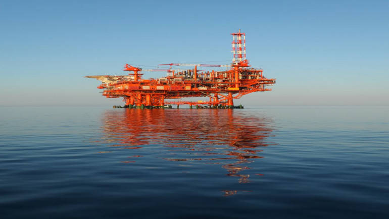 OIL REPORT — 1-U.S. Shale Oil Output to Hit Record High 7.9 Mln Bpd in Dec -EIA
