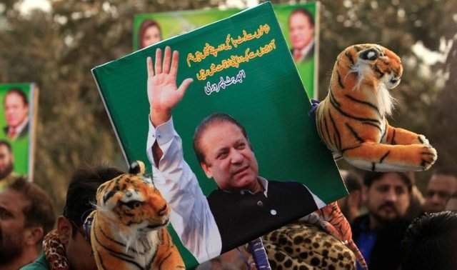 Pakistan Supreme Court Rules Ousted PM Sharif Cannot Lead his Party