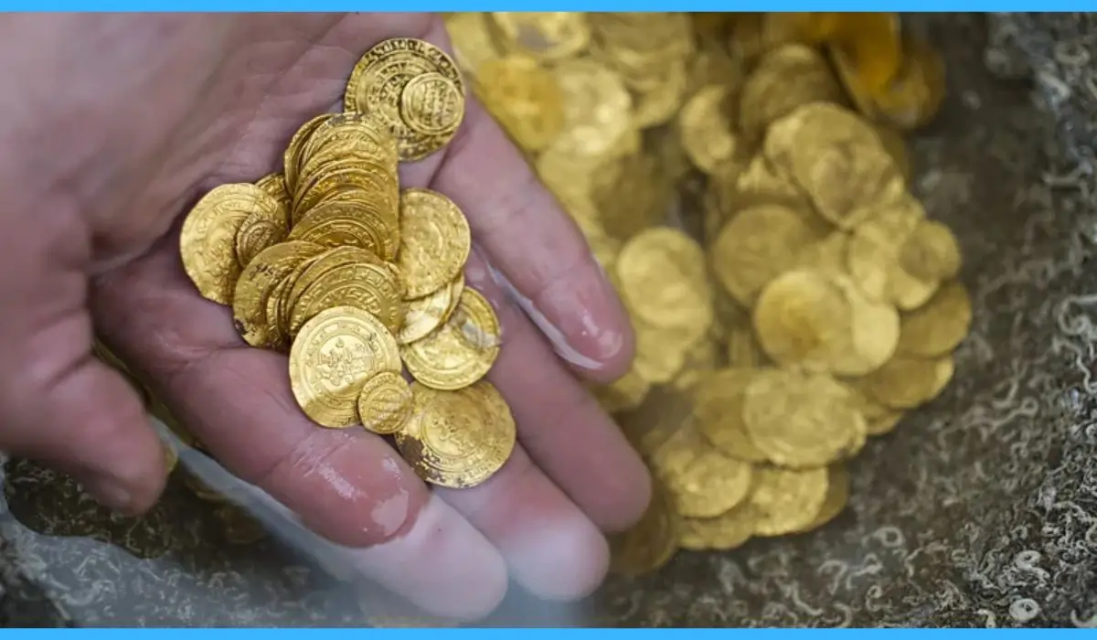 Gold Price Rises Near $3,272 as US Recession Fears Grow